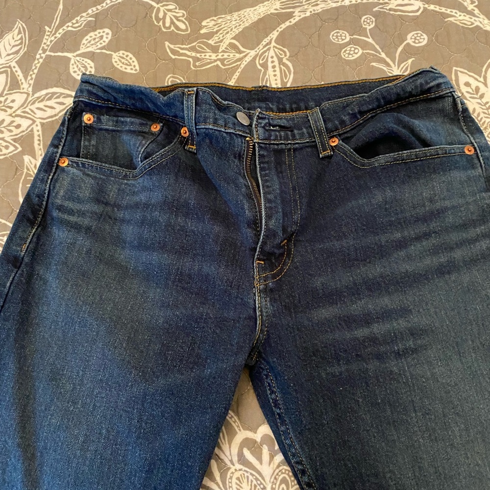 Levi’s straight leg jeans in good condition - size 32 waist and 30 inseam